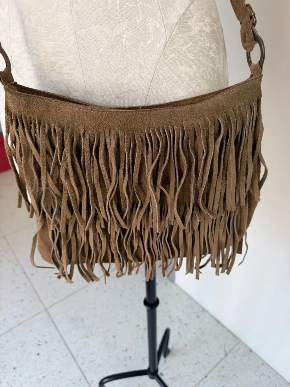 Suede Fringe Womens Crossbody Zipper Hobo-style Adjustable Bag Tan Boho Western